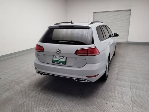 Used 2018 Volkswagen Golf SE image 7