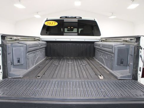 Used 2017 Nissan Titan SL RWD image 19
