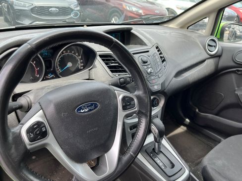 Used 2015 Ford Fiesta SE w/ Comfort Package FWD image 9