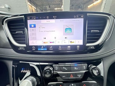 New 2026 Chrysler Pacifica Select FWD image 18