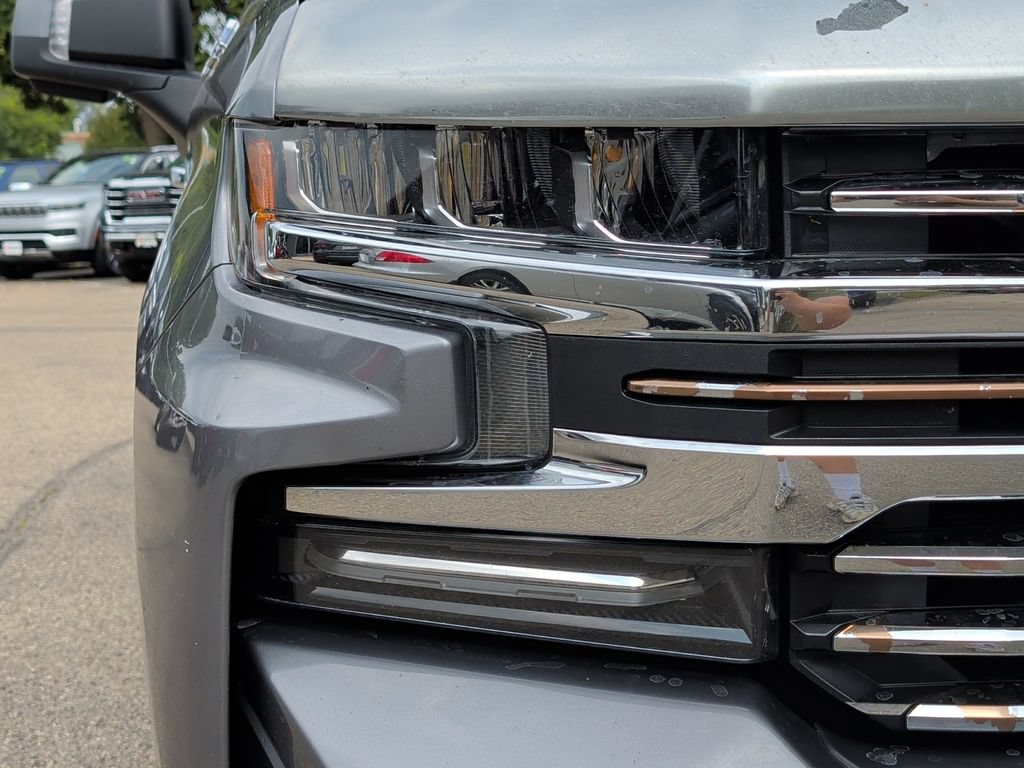 Used 2019 Chevrolet Silverado 1500 High Country w/ Technology Package AWD/4WD image 44