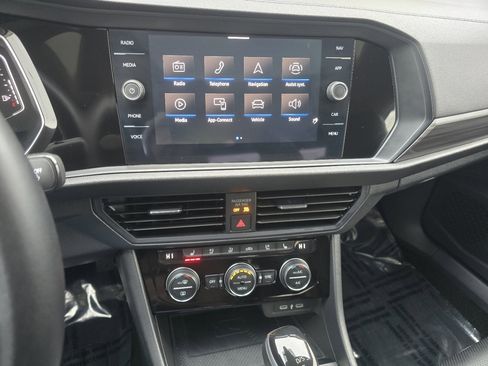 Used 2024 Volkswagen Jetta SEL image 43