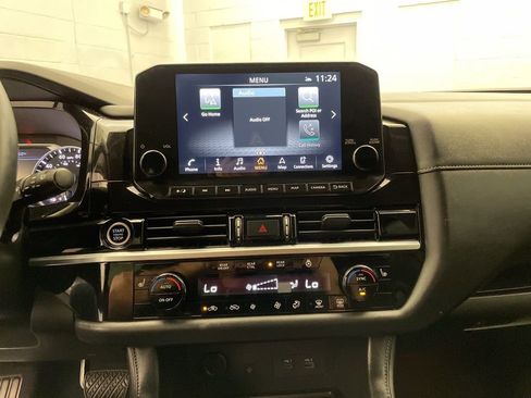 Used 2024 Nissan Pathfinder SL image 14