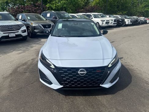 New 2026 Nissan Altima 2.5 SR FWD image 9