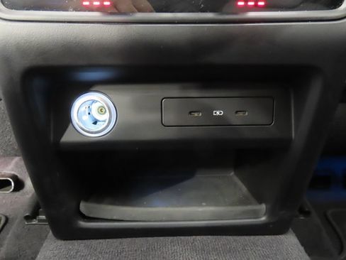 Certified 2025 Porsche Cayenne E-Hybrid AWD/4WD image 36