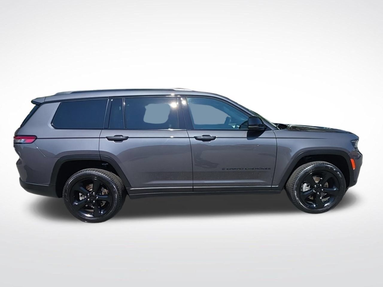 Used 2025 Jeep Grand Cherokee L Limited w/ Black Appearance Package AWD/4WD image 8