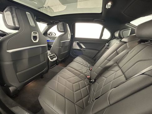 Used 2024 BMW i7 eDrive50 image 32