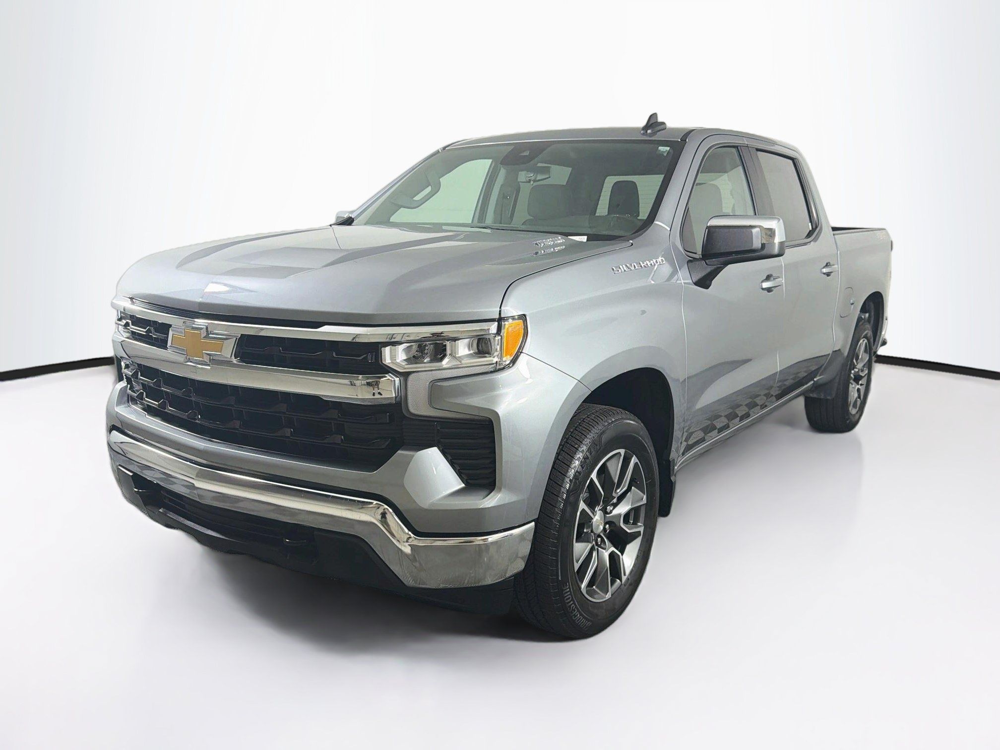 Used 2024 Chevrolet Silverado 1500 LT AWD/4WD image 3