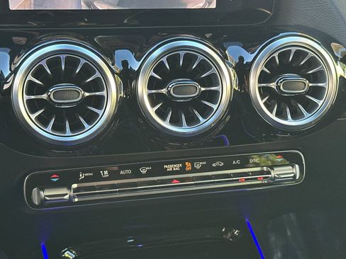 Certified 2022 Mercedes-Benz GLA 250 image 19