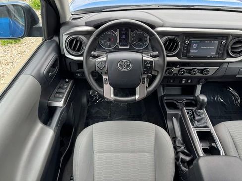 Certified 2018 Toyota Tacoma SR5 AWD/4WD image 5