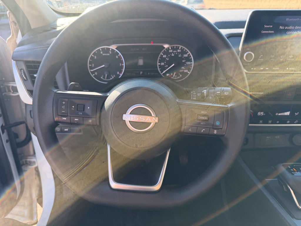 Used 2024 Nissan Rogue SV FWD image 24