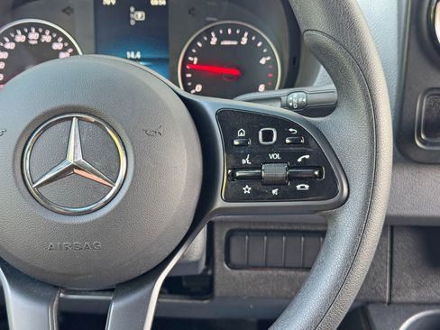 Used 2024 Mercedes-Benz Sprinter 2500 image 21