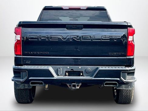 Used 2021 Chevrolet Silverado 1500 Custom Trail Boss w/ Midnight Edition AWD/4WD image 4