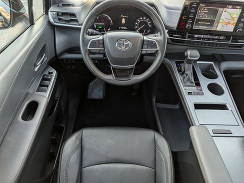 Used 2024 Toyota Sienna XLE Woodland Edition AWD/4WD image 12