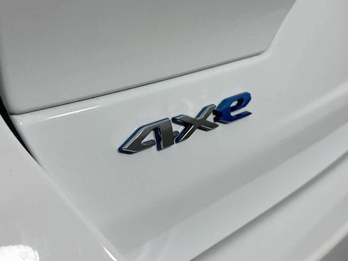 Used 2022 Jeep Grand Cherokee Limited 4xe w/ Luxury Tech Group II AWD/4WD image 7