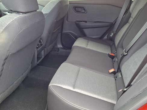 Used 2021 Nissan Rogue S image 18