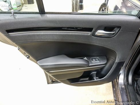Used 2018 Chrysler 300 S w/ Safetytec Plus Group image 20