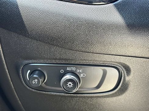 Used 2023 Chevrolet Equinox RS FWD image 25
