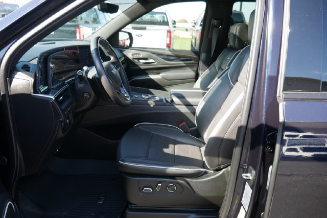 Used 2024 Cadillac Escalade Sport w/ LPO, ONYX Package AWD/4WD image 2