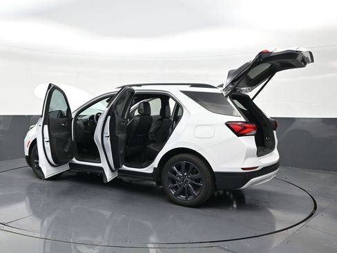 Used 2024 Chevrolet Equinox RS w/ RS Leather Package FWD image 31