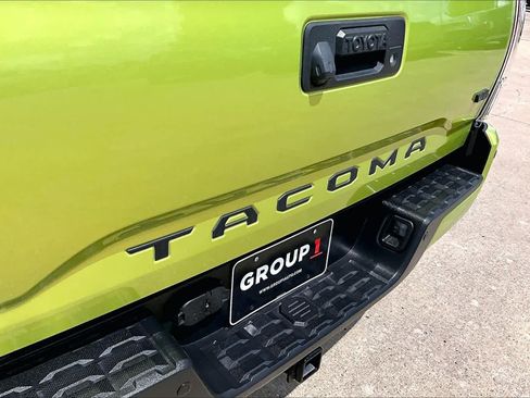 Used 2023 Toyota Tacoma TRD Off-Road w/ Technology Package AWD/4WD image 30
