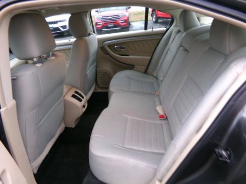 Used 2016 Ford Taurus SE image 26