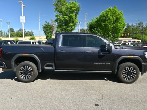 Used 2024 GMC Sierra 2500 Denali Ultimate w/ Max Trailering Package image 16
