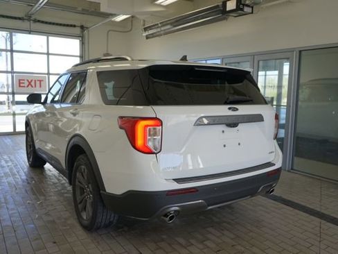 Used 2021 Ford Explorer XLT w/ Equipment Group 202A AWD/4WD image 11