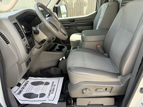 Used 2013 Nissan NV 2500 SV RWD image 7