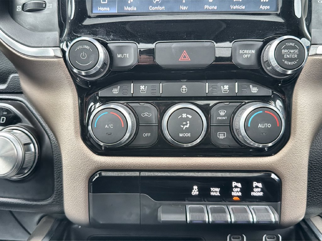Used 2022 RAM 1500 Laramie AWD/4WD image 17