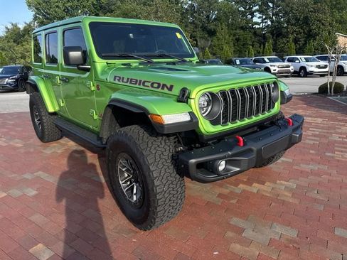Used 2025 Jeep Wrangler Unlimited Rubicon AWD/4WD image 19