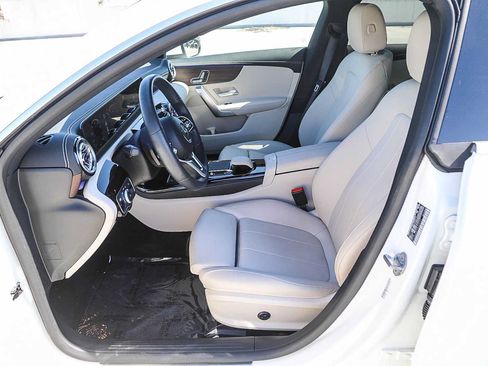 Used 2023 Mercedes-Benz CLA 250 image 17