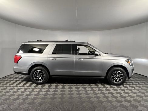 Used 2024 Ford Expedition Max XLT image 3