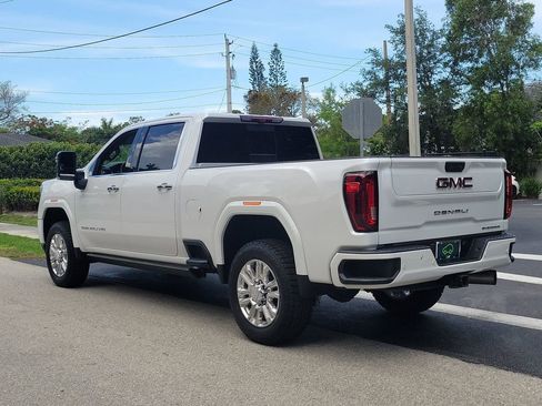 Certified 2023 GMC Sierra 2500 Denali w/ Denali Ultimate Package AWD/4WD image 3