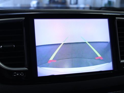 Used 2024 Chrysler Pacifica Touring-L FWD image 28
