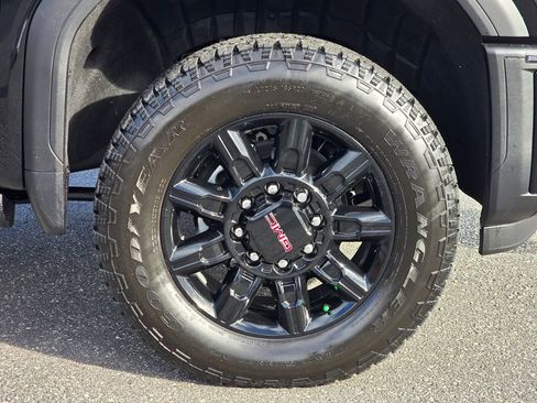 New 2026 GMC Sierra 3500 AT4 w/ AT4 Premium Plus Package image 17