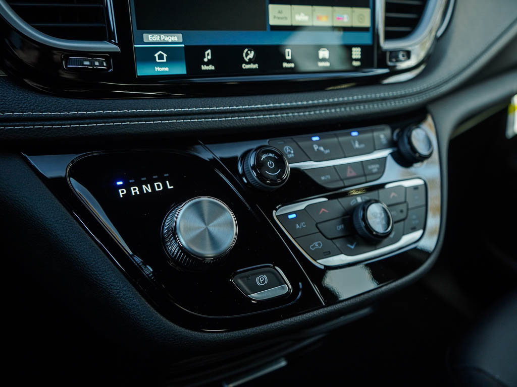 New 2026 Chrysler Pacifica Select AWD/4WD image 27