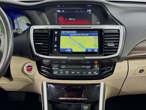 Used 2017 Honda Accord Touring image 36
