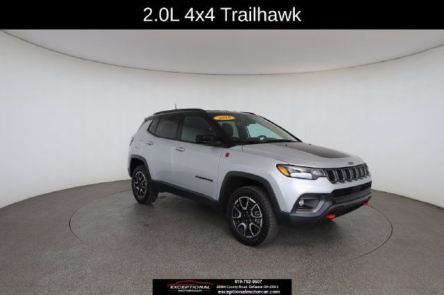 Used 2025 Jeep Compass Trailhawk AWD/4WD image 28