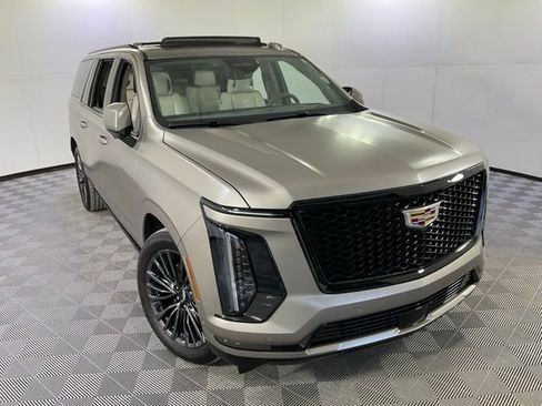 Used 2025 Cadillac Escalade ESV Sport Platinum image 43