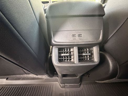 Used 2025 Chevrolet Equinox LT w/ Convenience Package II FWD image 27