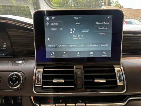 Used 2019 Lincoln Navigator L Black Label w/ Cargo Package AWD/4WD image 17