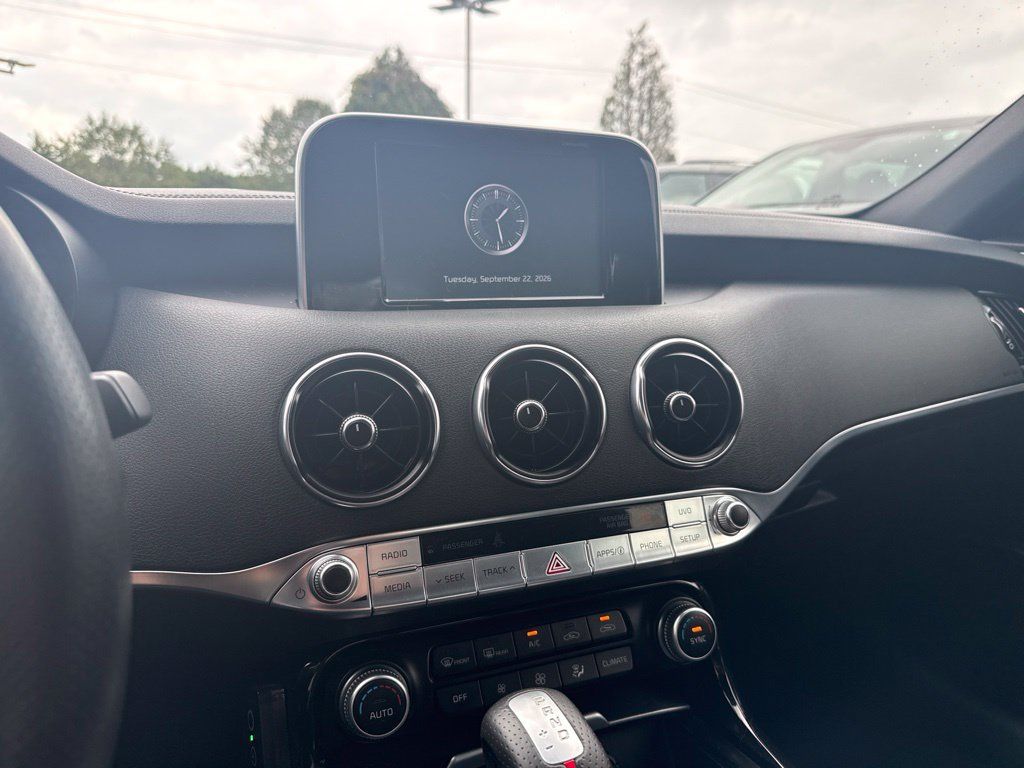 Used 2018 Kia Stinger GT AWD/4WD image 11