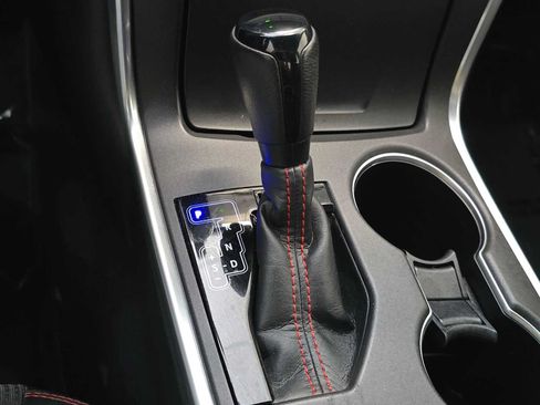 Used 2016 Toyota Camry SE w/ Moonroof Package FWD image 15