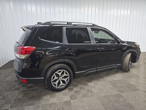 Used 2021 Subaru Forester Premium AWD/4WD image 3