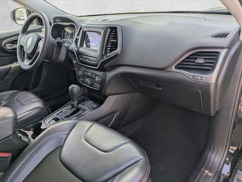 Used 2020 Jeep Cherokee Latitude Plus FWD image 18
