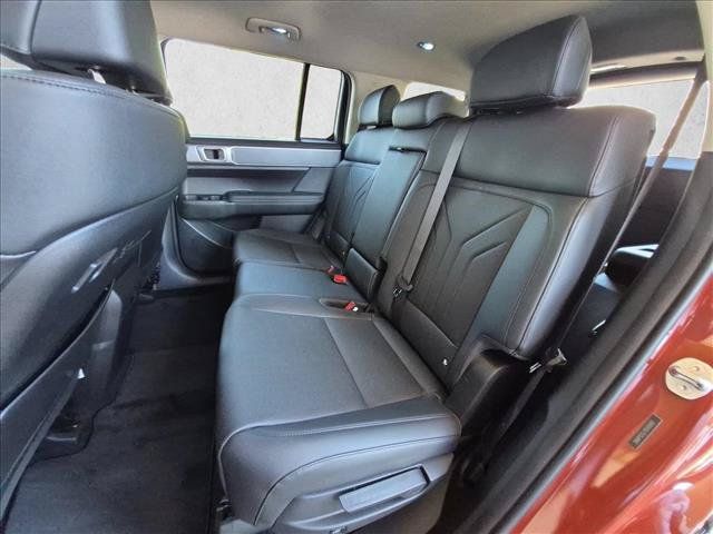 Used 2025 Hyundai Santa Fe XRT AWD/4WD image 16