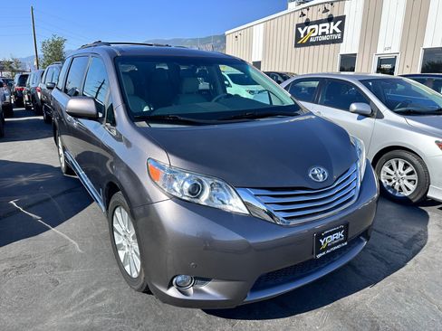 Used 2012 Toyota Sienna Limited w/ LTD Navigation Pkg AWD/4WD image 1