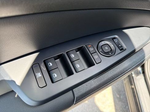 New 2026 Kia Sportage SX FWD image 18
