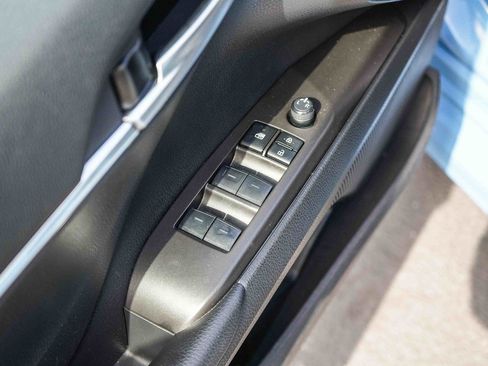 Used 2024 Toyota Camry SE w/ Cold Weather Package FWD image 19